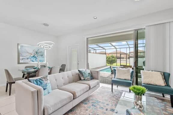 8936 Windsor at Westside - Image 3