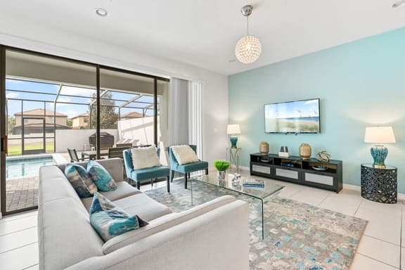 8936 Windsor at Westside - Image 1